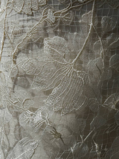 Zarif Omzu Açık Bluz