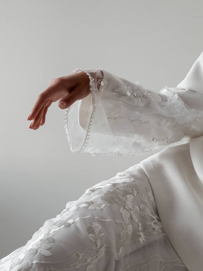 Dantel Kollu Beyaz Sweatshirt