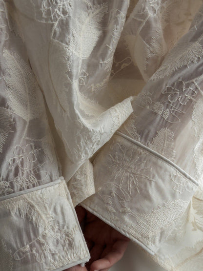 Beyaz Dantel Nakışlı Bluz