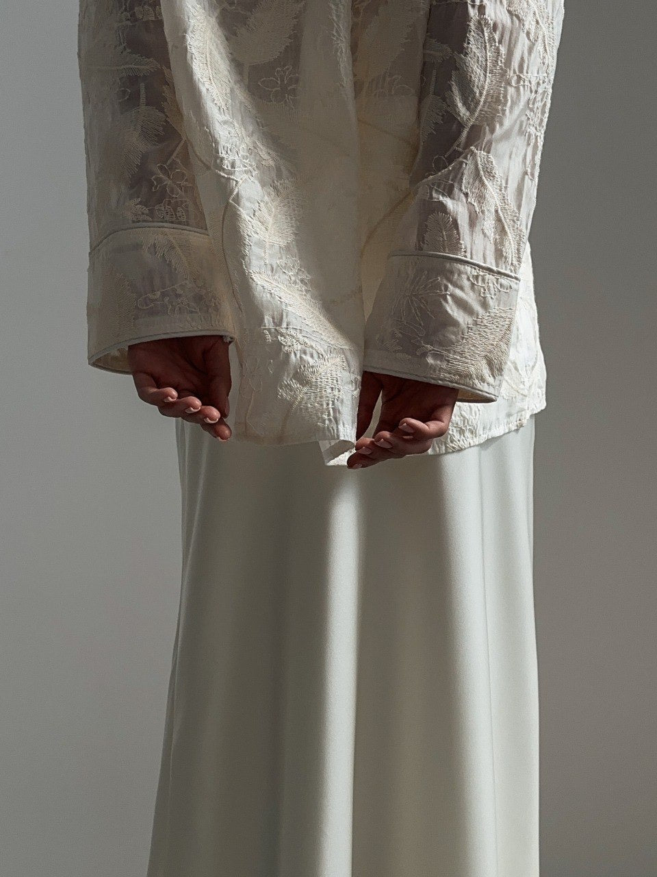 Beyaz Dantel Nakışlı Bluz