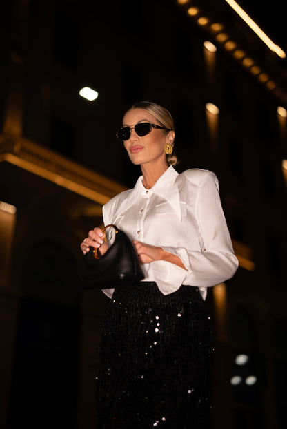 Sivri Yakalı İnce Pileli Gömlek