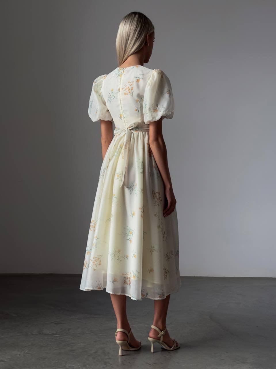 Zarif Çiçekli Midi Elbise