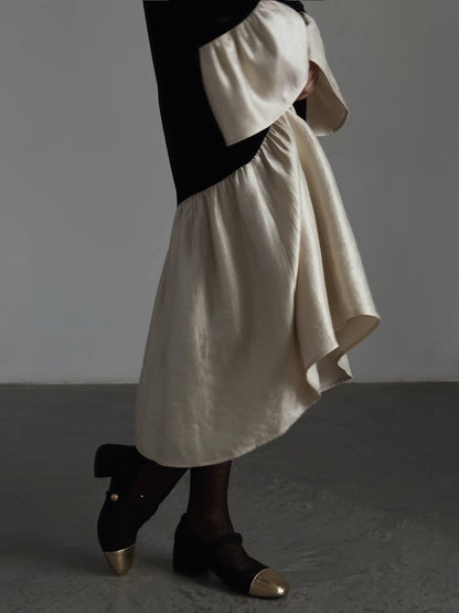 Siyah-Beyaz Kontrast Detaylı Kadife Elbise