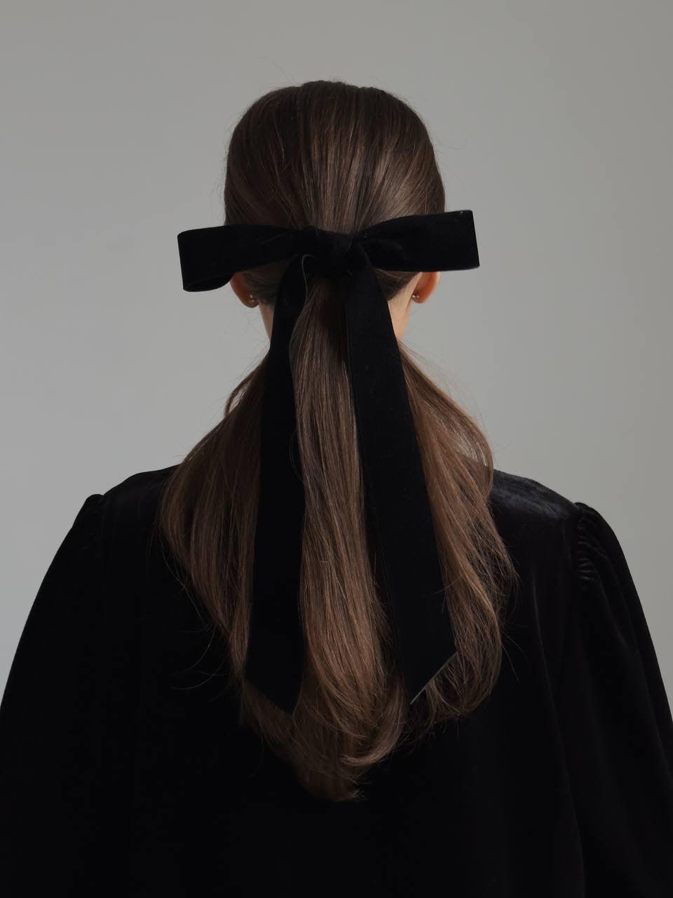 Siyah-Beyaz Kontrast Detaylı Kadife Elbise