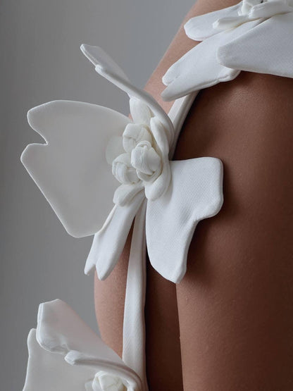 Çiçek Omuz Detaylı Zarif Beyaz Mini Elbise