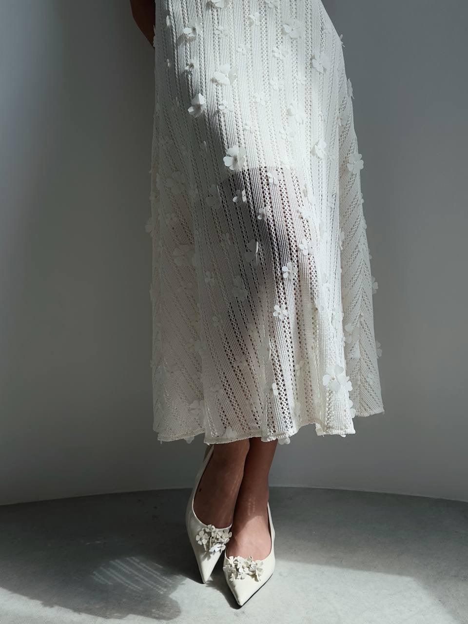 Zarif Çiçek Dokulu Elbise