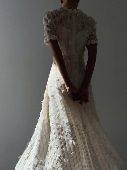 Zarif Çiçek Dokulu Elbise