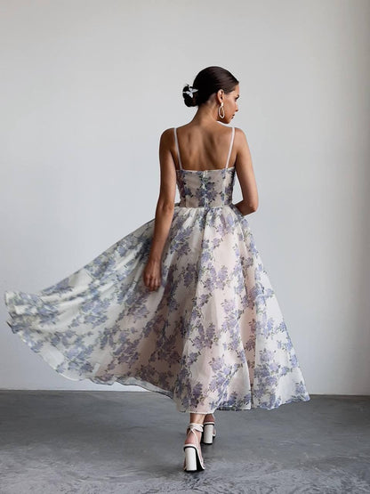 Zarif Çiçek Desenli Elbise