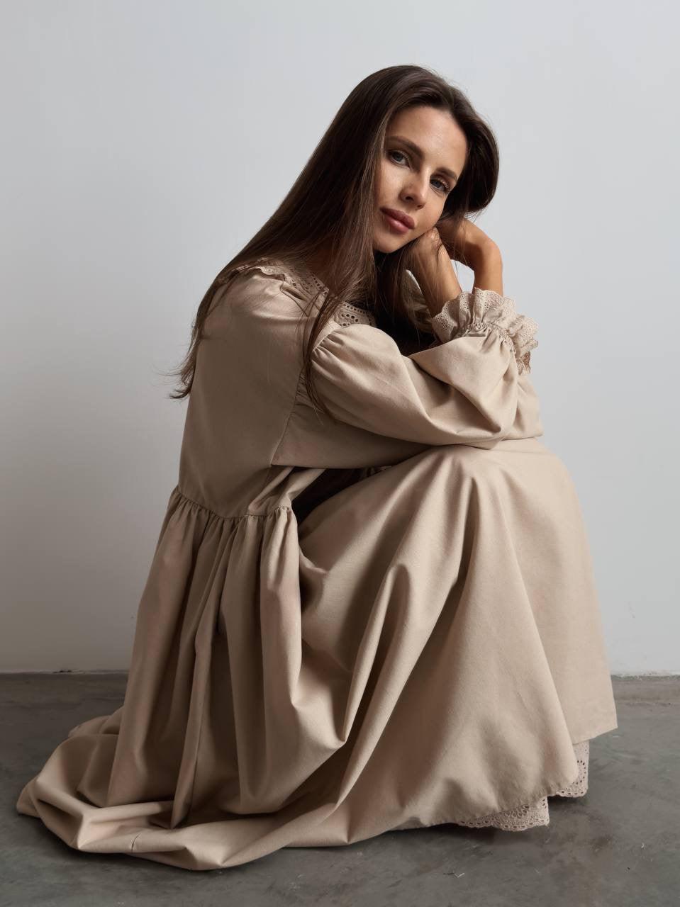 Dantel Yakalı Bej Midi Elbise