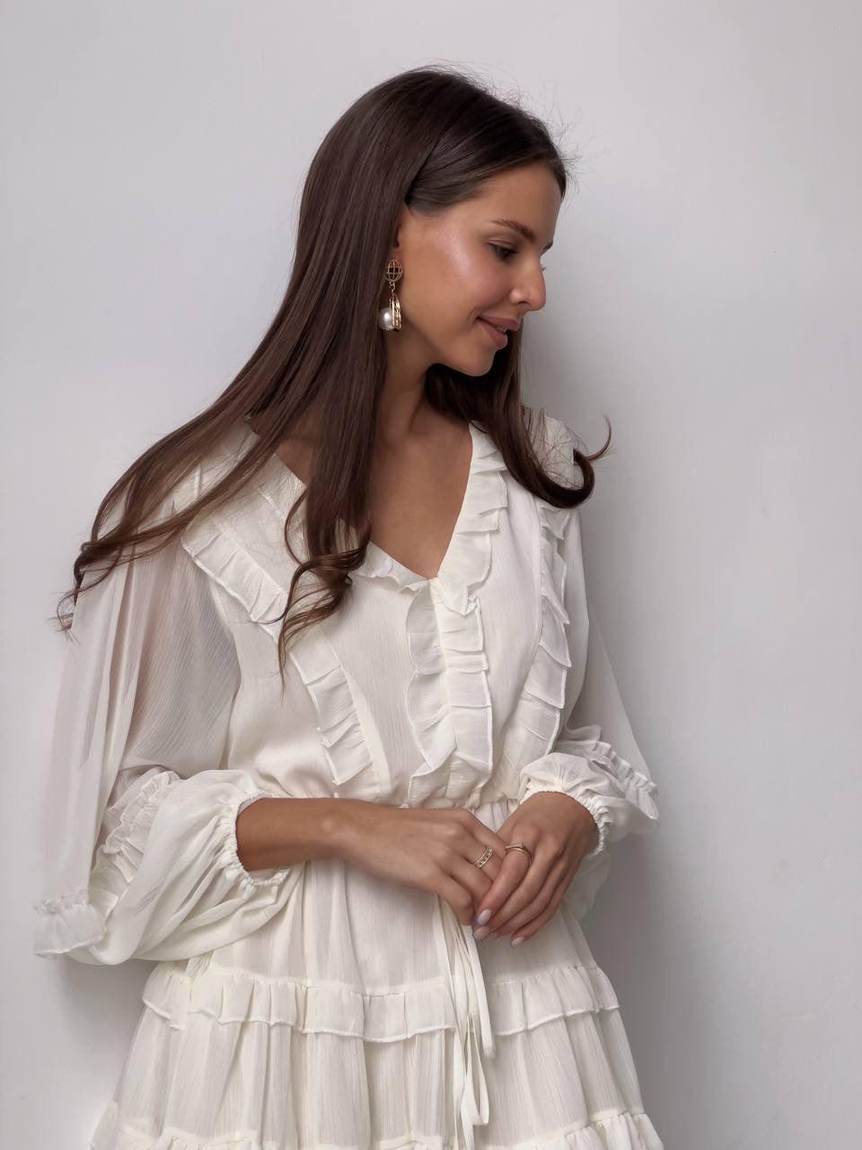 Zarif Fırfırlı Beyaz Mini Elbise