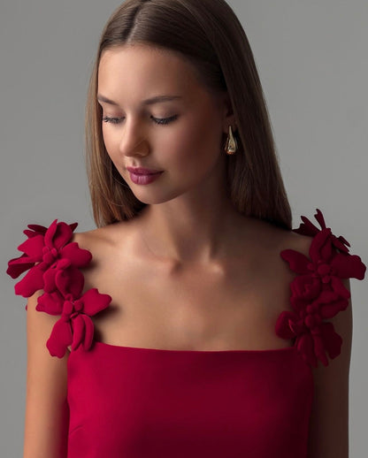 Çiçek Omuz Detaylı Zarif Kırmızı Mini Elbise