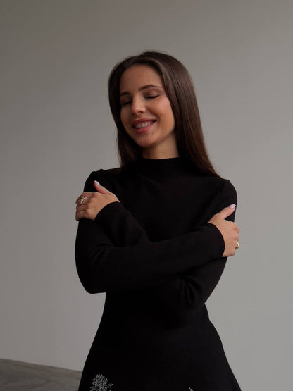 Siyah Nakışlı A Kesim Elbise