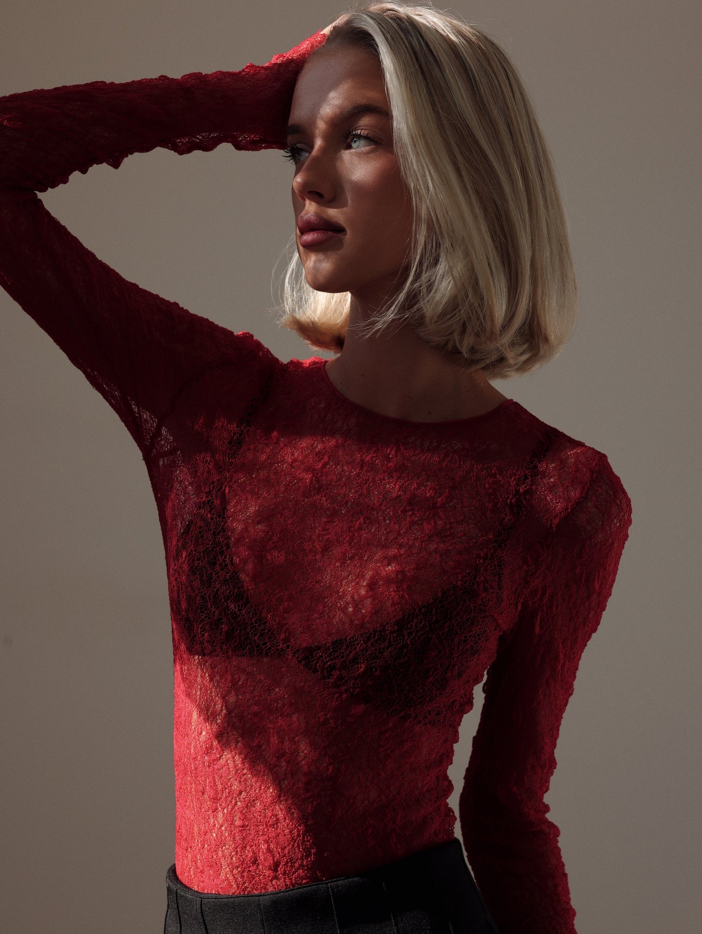 Scarlet Veil Dantel Üst