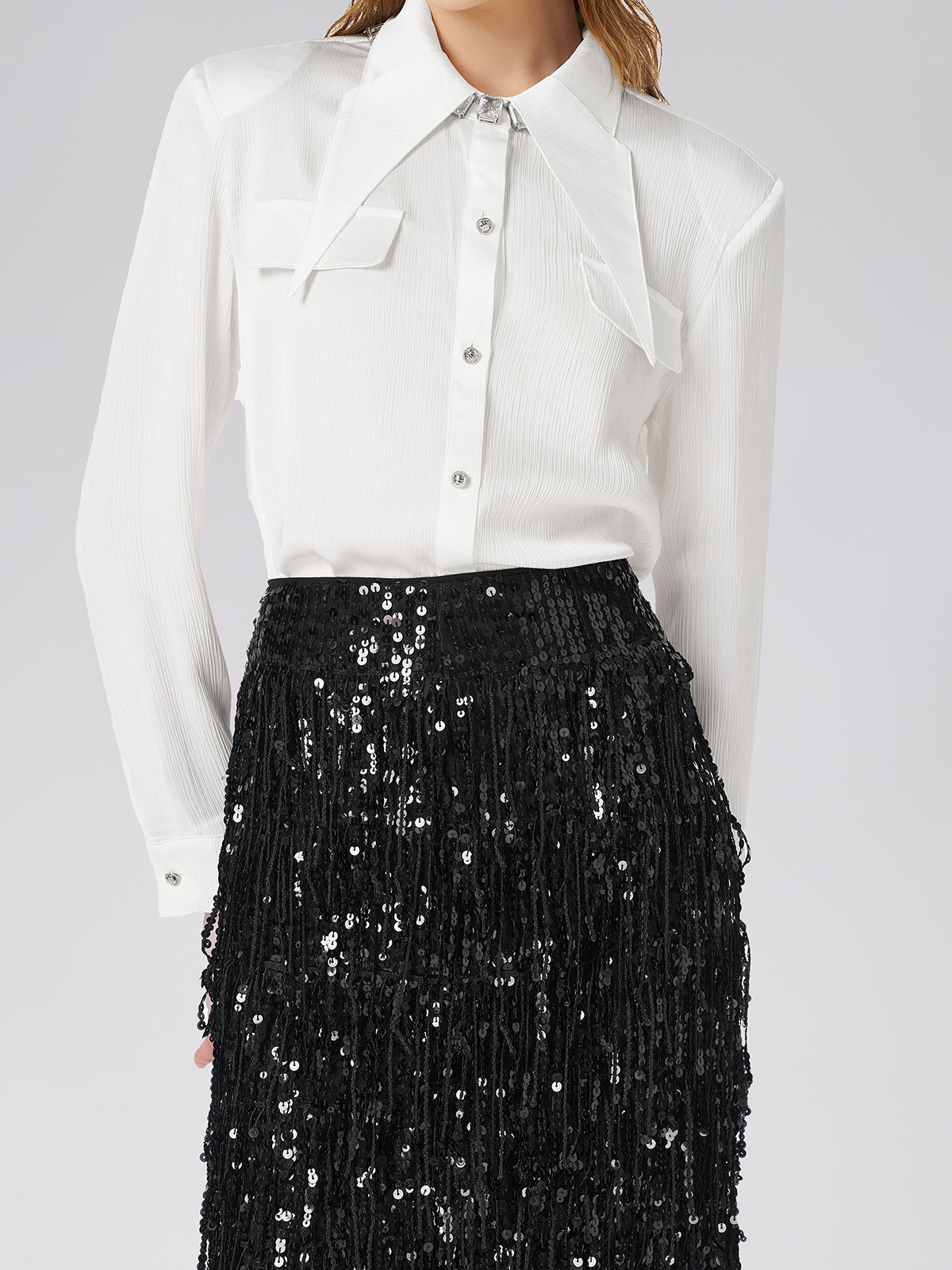 Sivri Yakalı İnce Pileli Gömlek