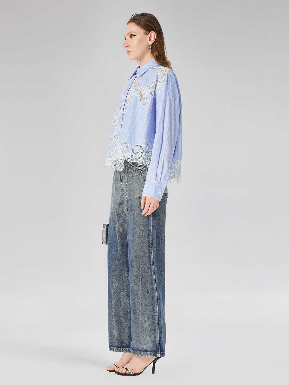 Dantel Yerleştirmeli Nakışlı Gömlek