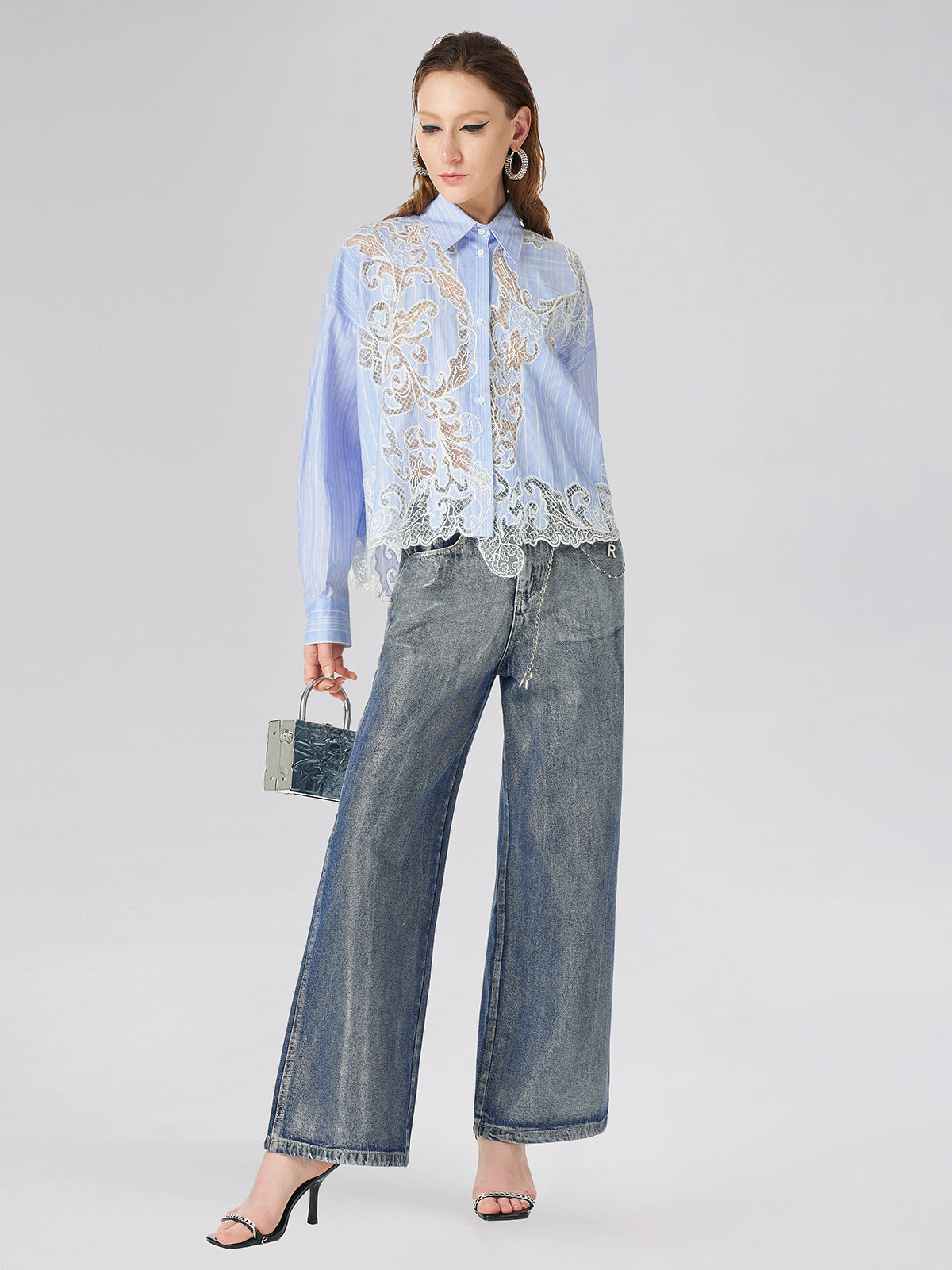 Dantel Yerleştirmeli Nakışlı Gömlek