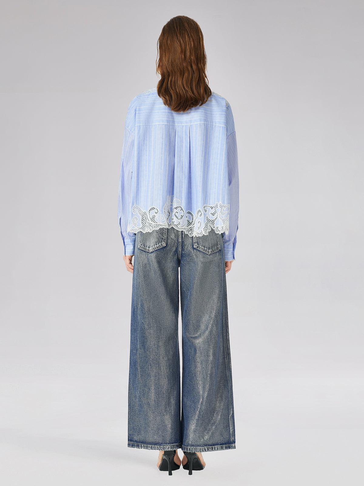 Dantel Yerleştirmeli Nakışlı Gömlek