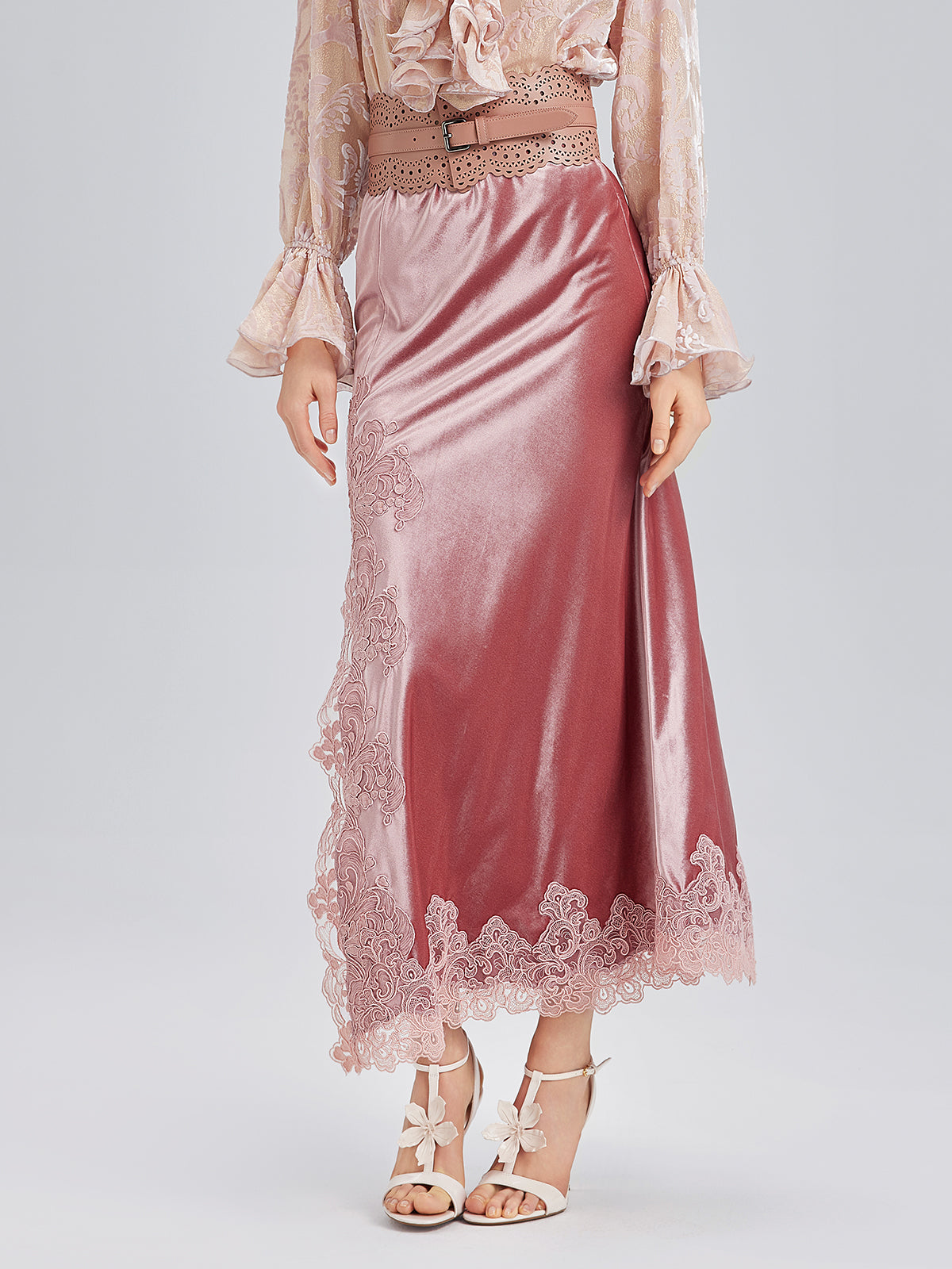 Fransız Dantel Kadife Yırtmaçlı Etek