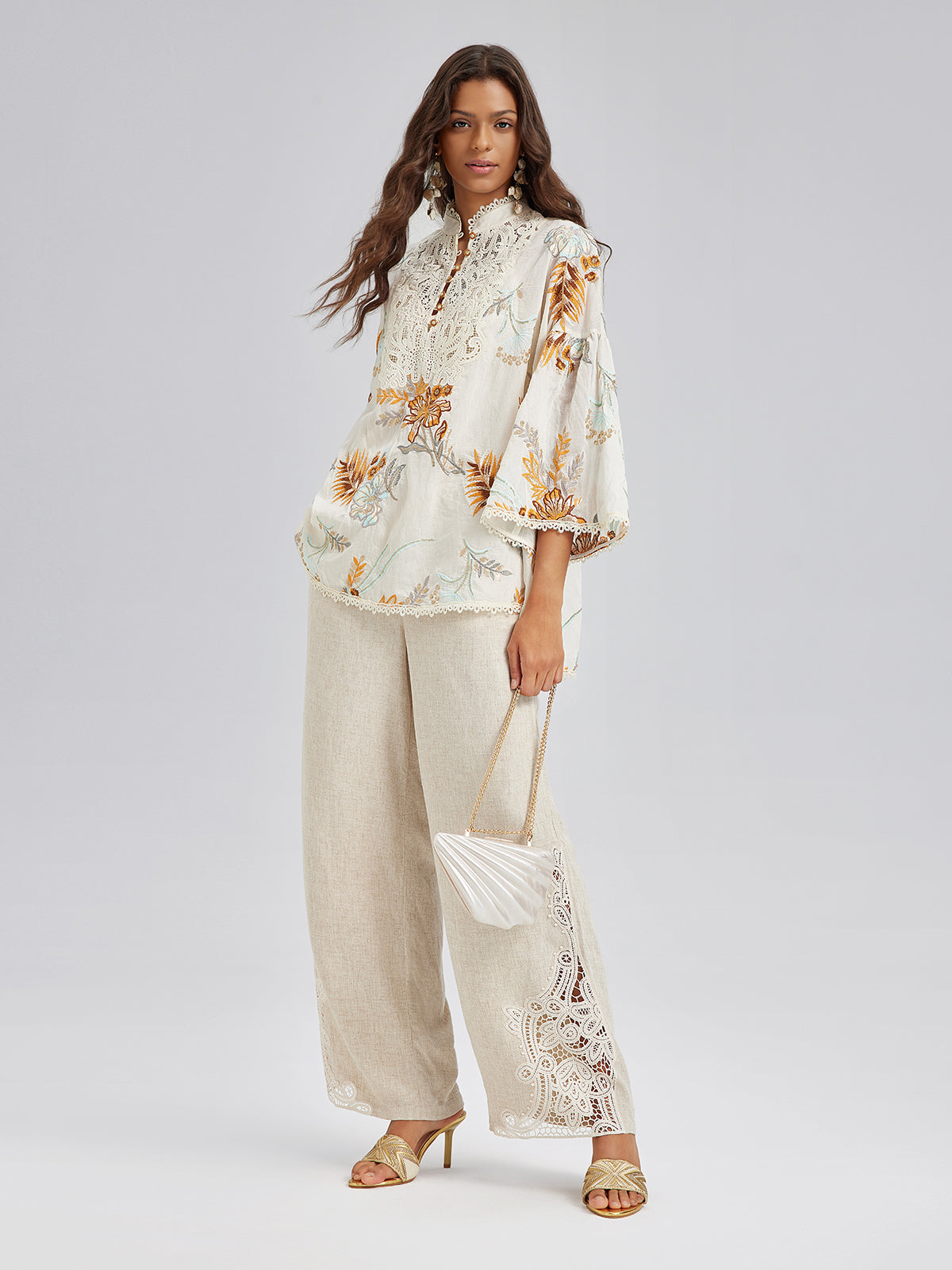 Sanatsal Çiçek Nakışlı Dantel Bluz