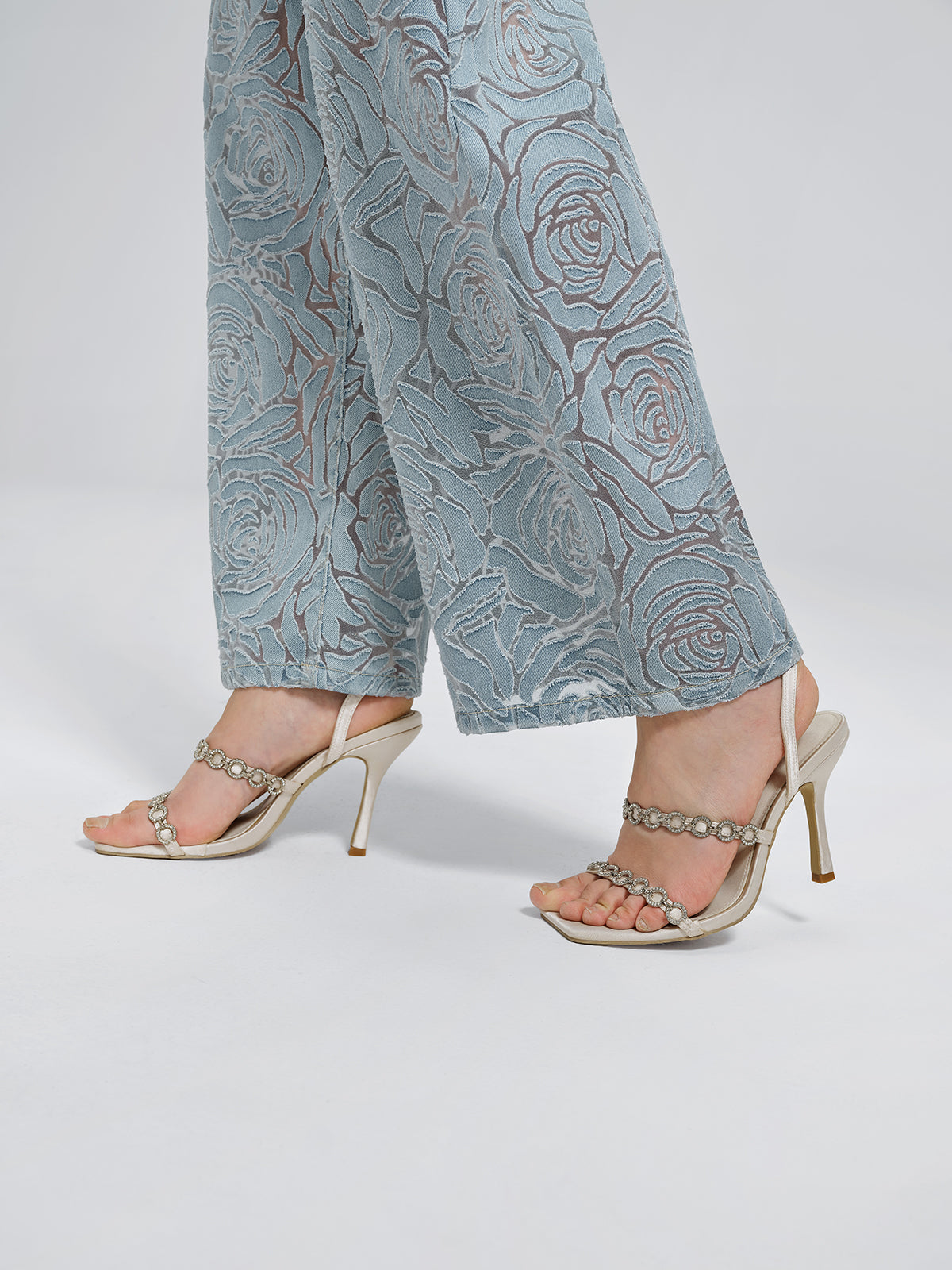 Gül Desenli Renk Geçişli Kot Pantolon