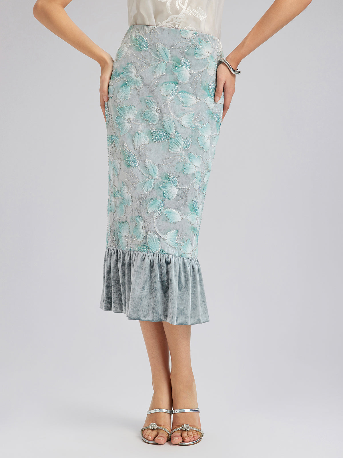 Boncuklu Çiçek Nakışlı Kadife Lale Etek