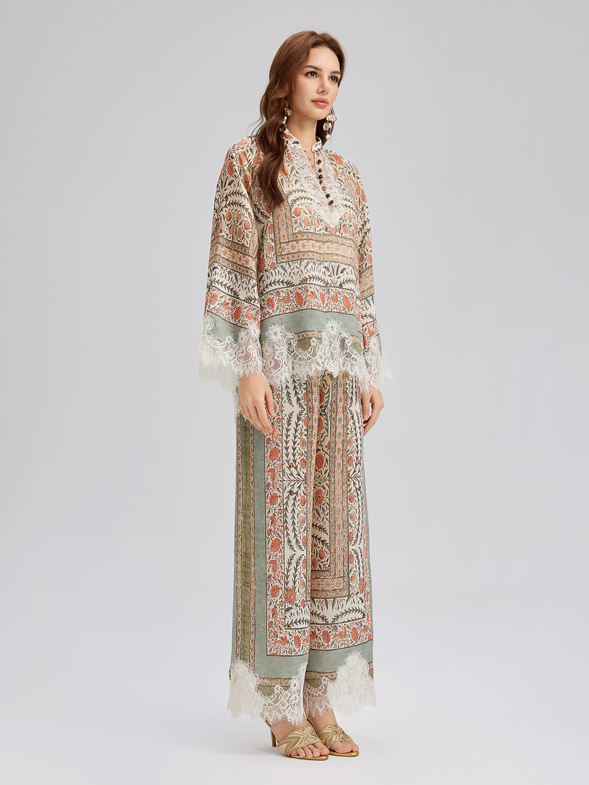 Bitki Desenli Dantel Parçalı Yazlık Bluz