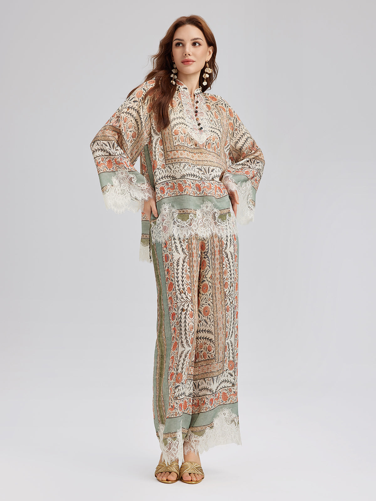 Bitki Desenli Dantel Parçalı Yazlık Bluz