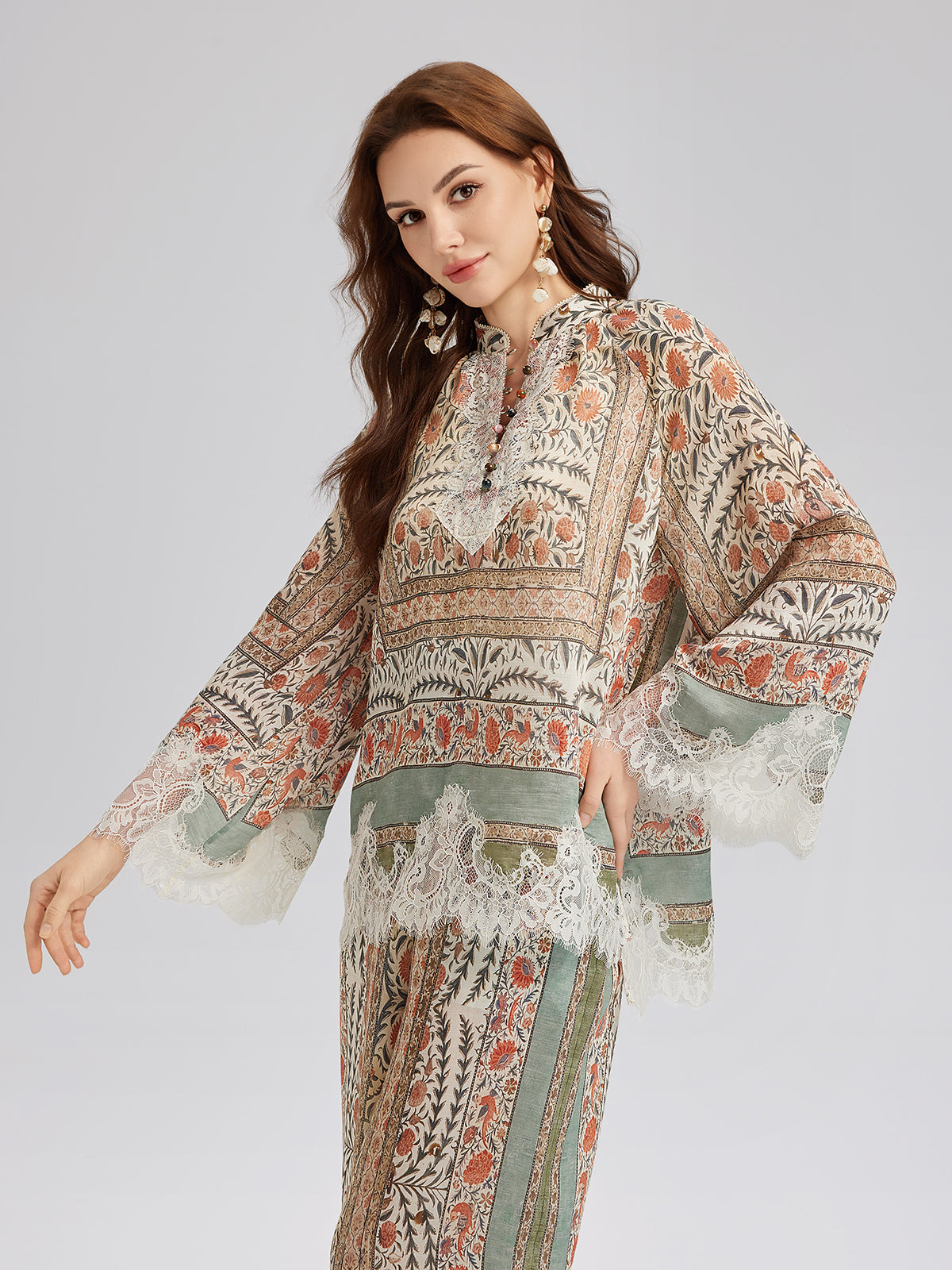 Bitki Desenli Dantel Parçalı Yazlık Bluz