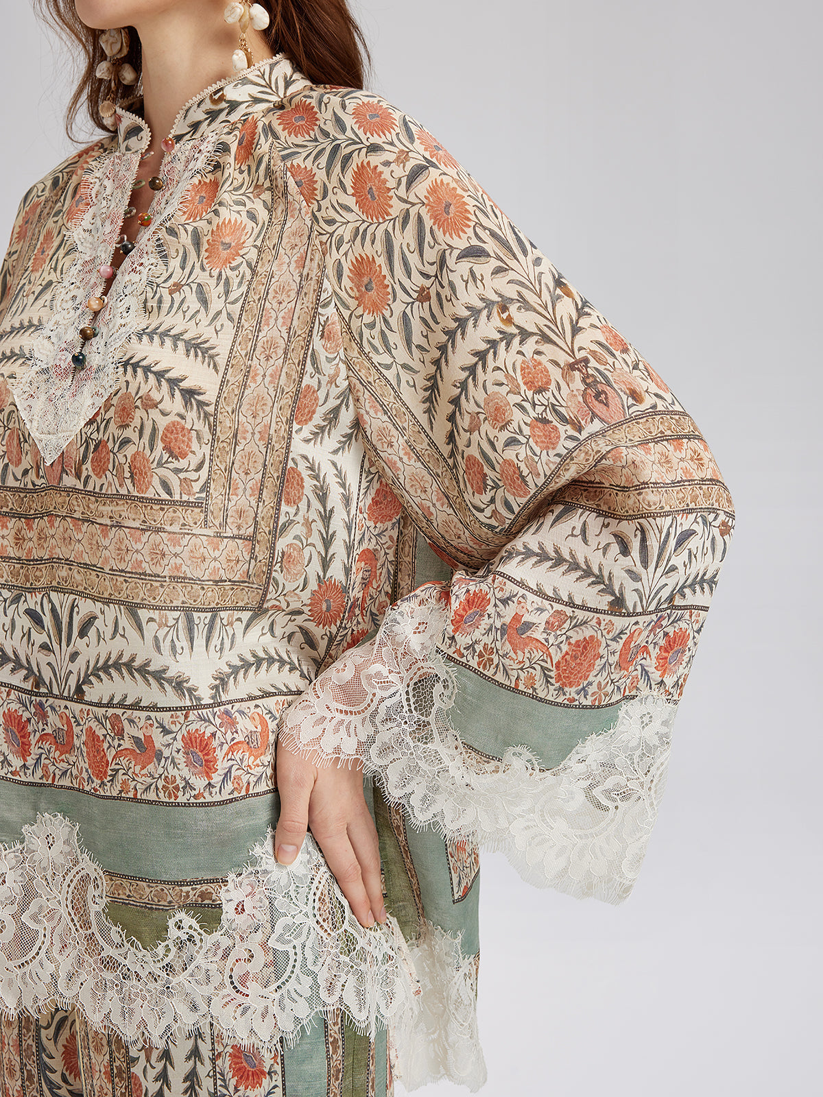 Bitki Desenli Dantel Parçalı Yazlık Bluz