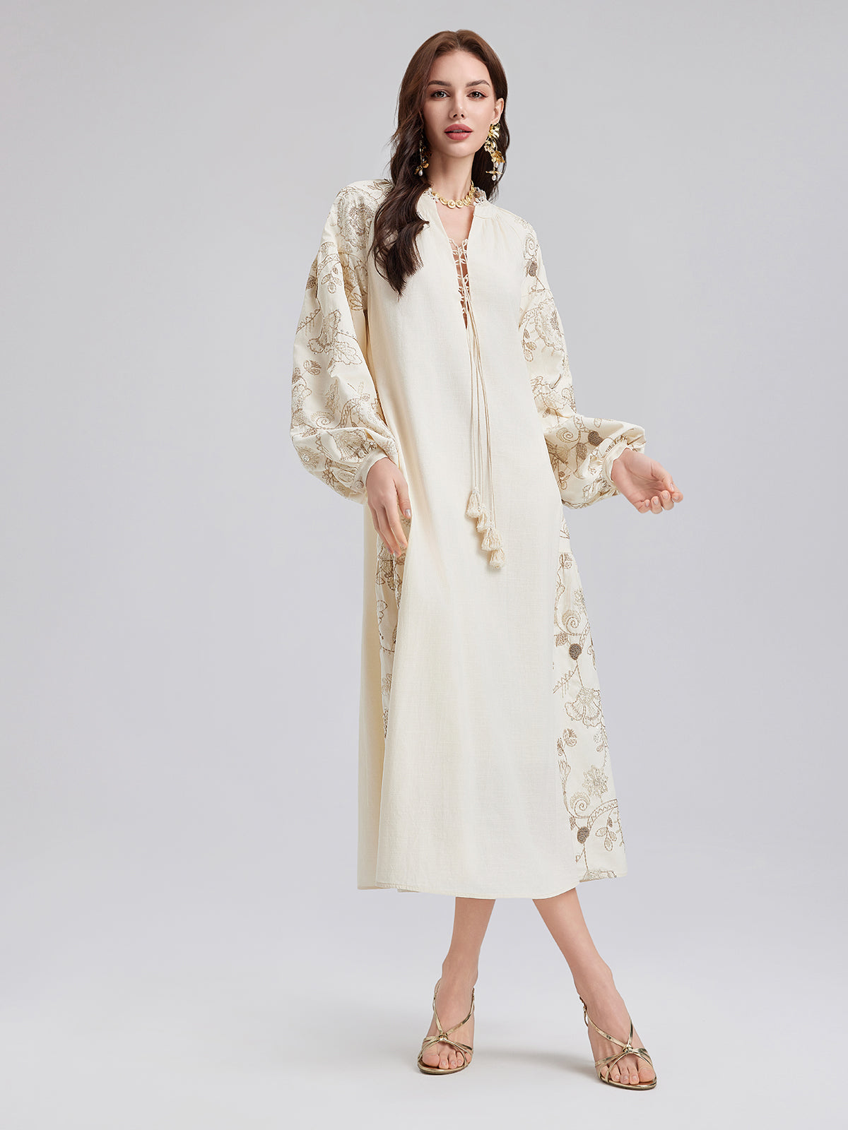 İşlemeli Tatil Elbisesi