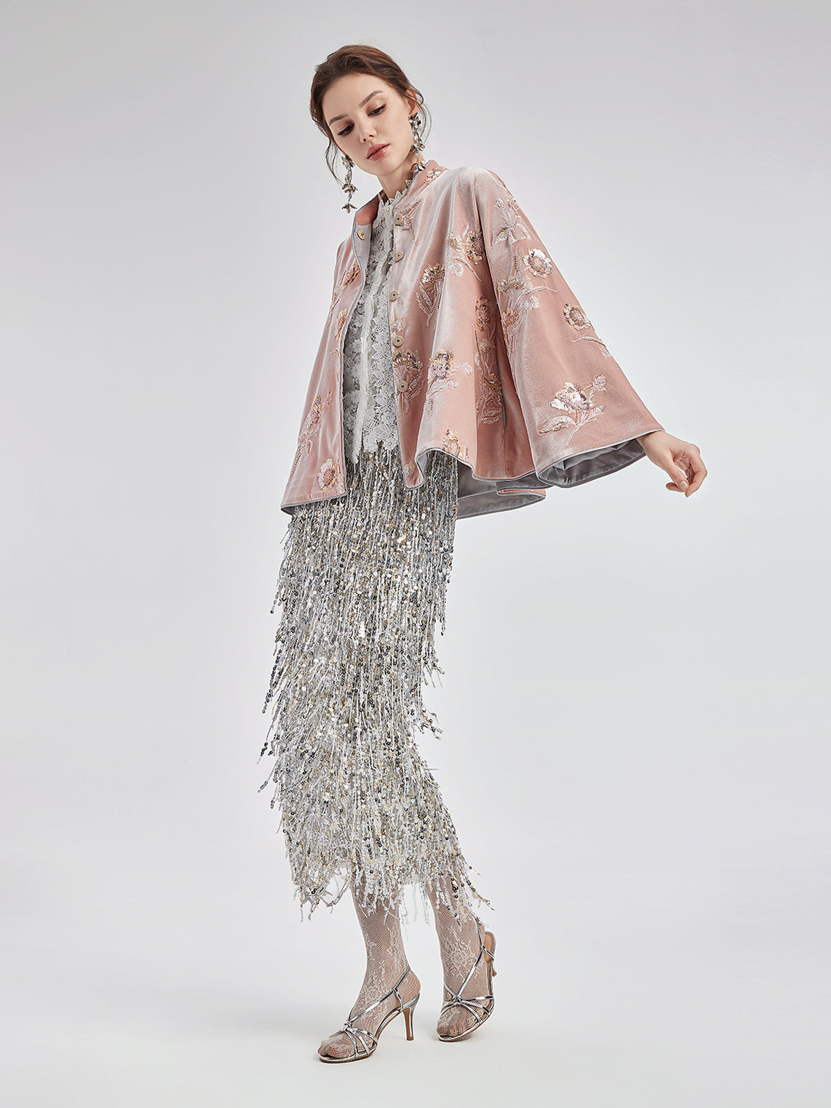 Fransız Kadife Boncuklu Nakışlı Pelerin Kaban