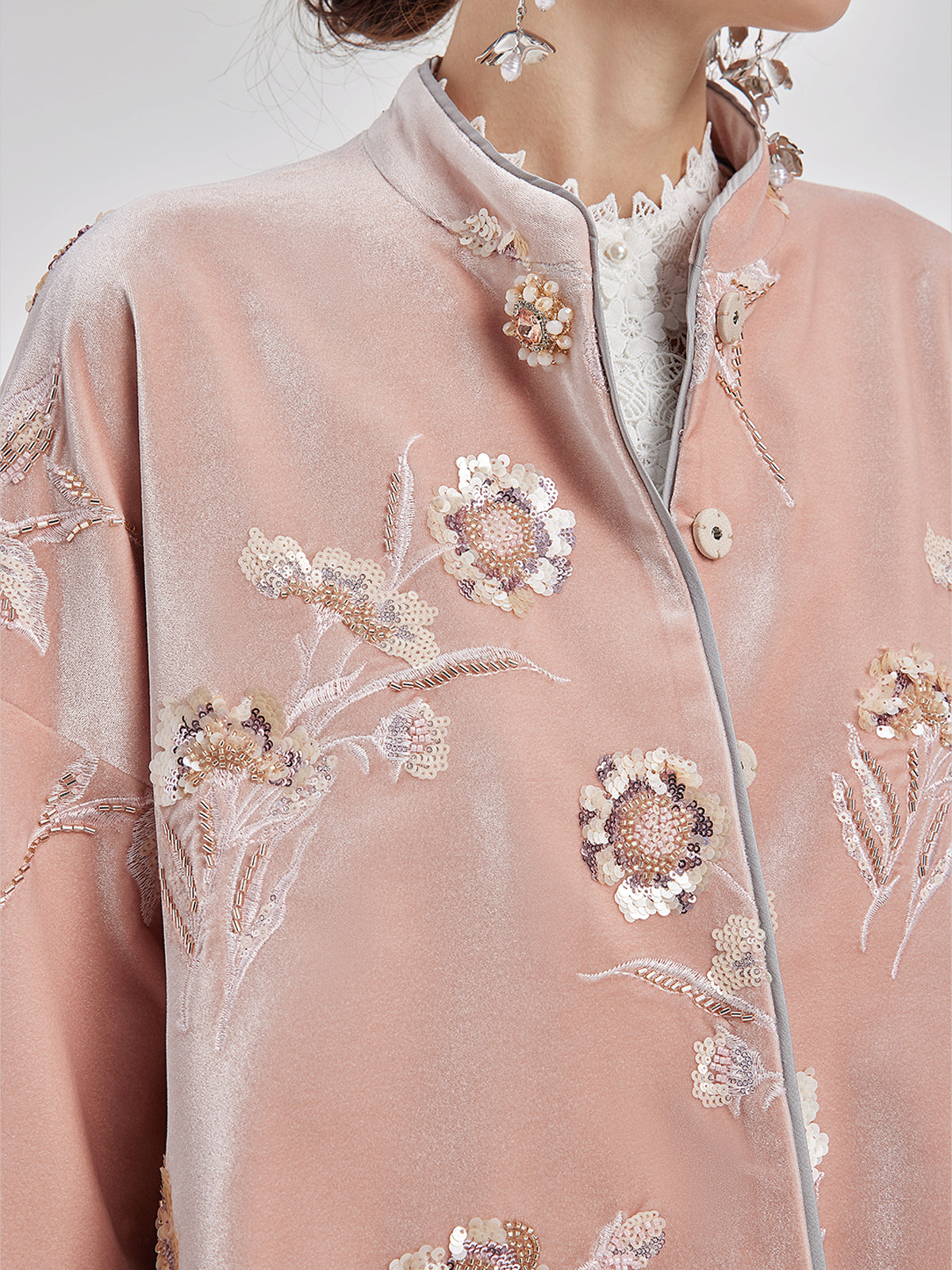 Fransız Kadife Boncuklu Nakışlı Pelerin Kaban