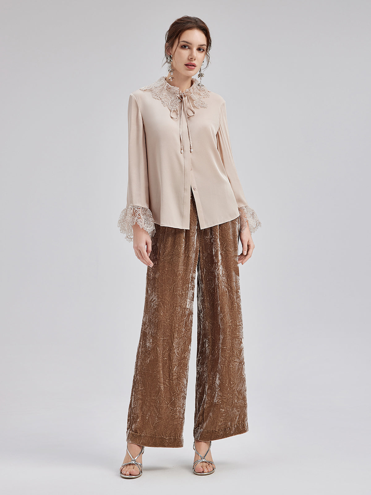 İpek Dantel Yakalı Gömlek