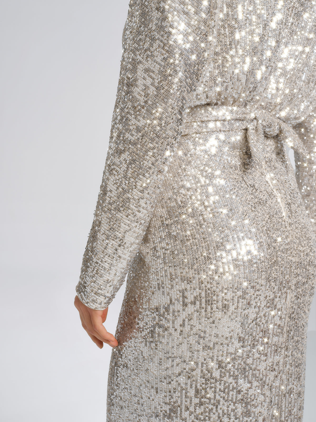 Şık V Yaka Pullu Elbise