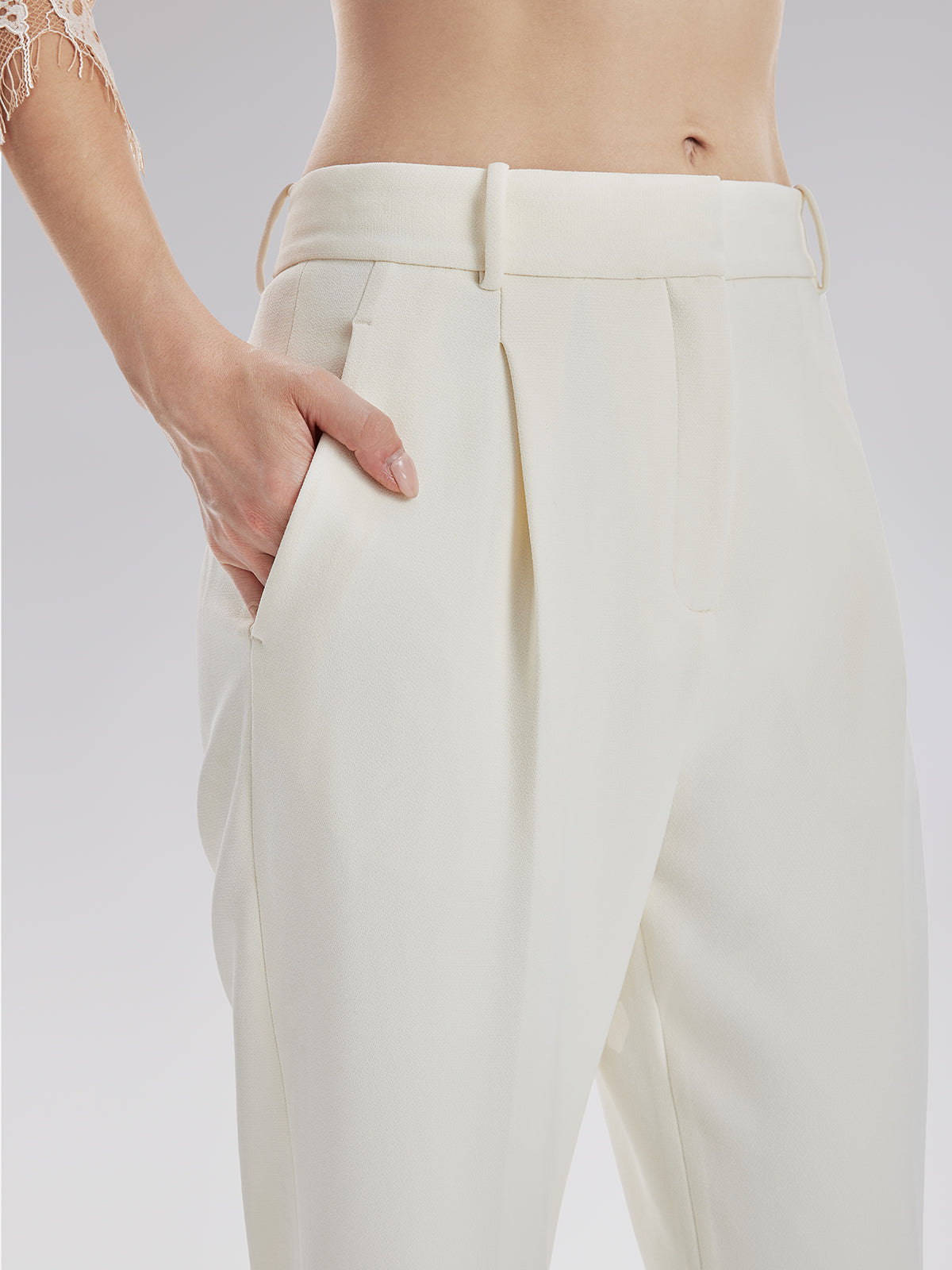 Yüksek Bel Tüy Detaylı Pantolon