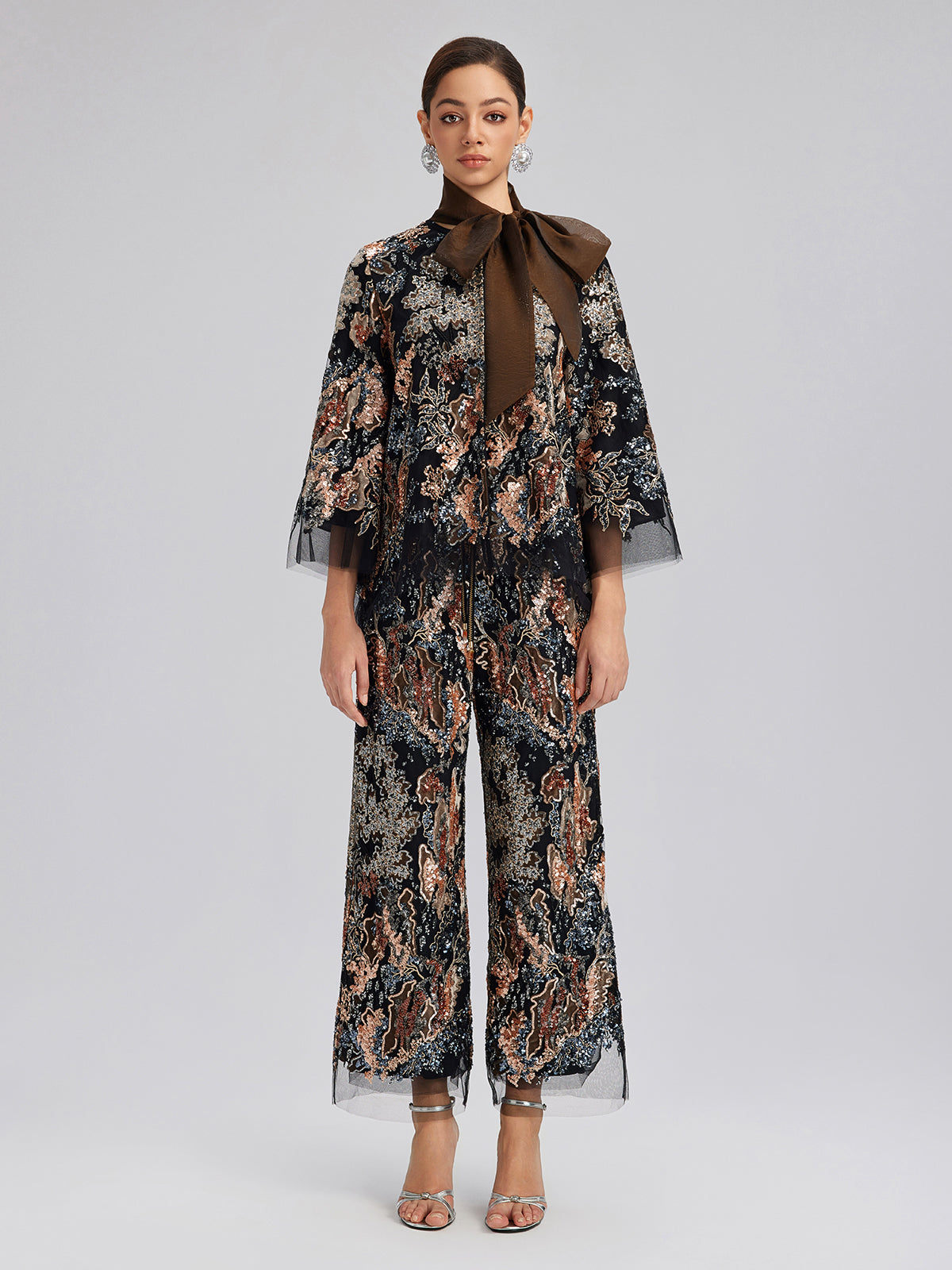 Pullu Sarmaşık Nakışlı Düz Pantolon