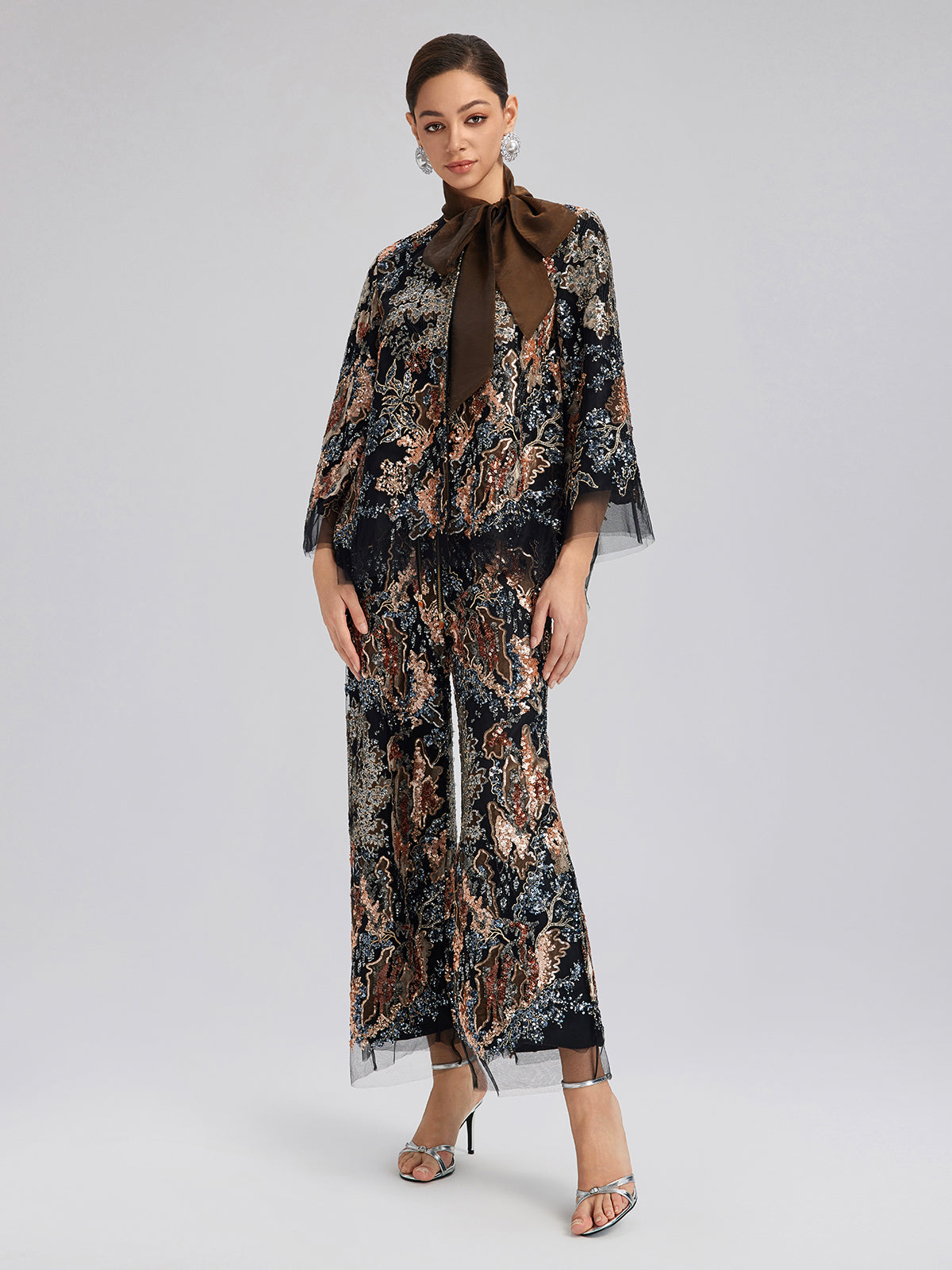 Pullu Sarmaşık Nakışlı Bağlamalı Ceket