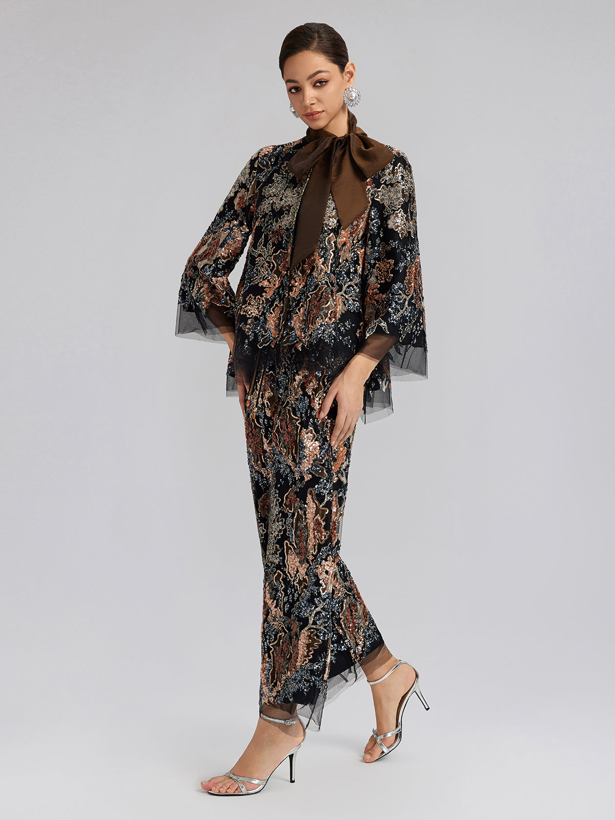 Pullu Sarmaşık Nakışlı Düz Pantolon