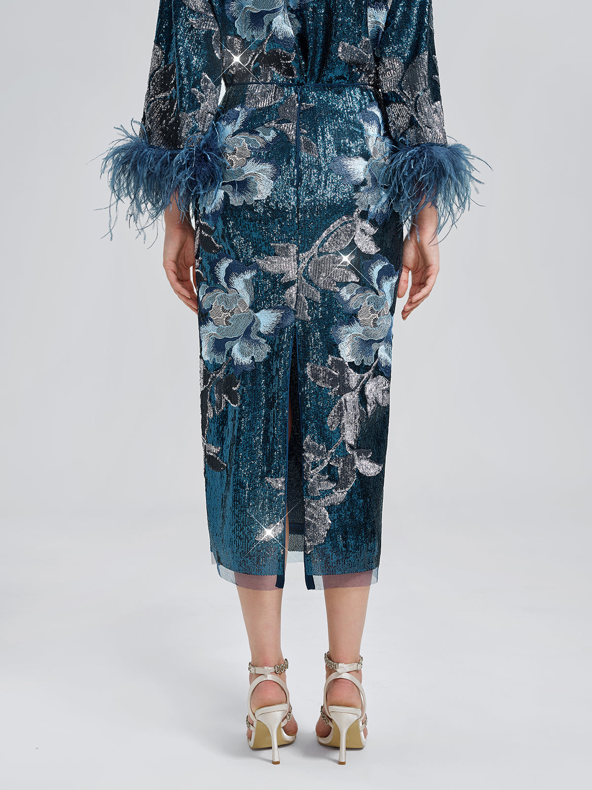 Pullu Çiçek Nakışlı Etek