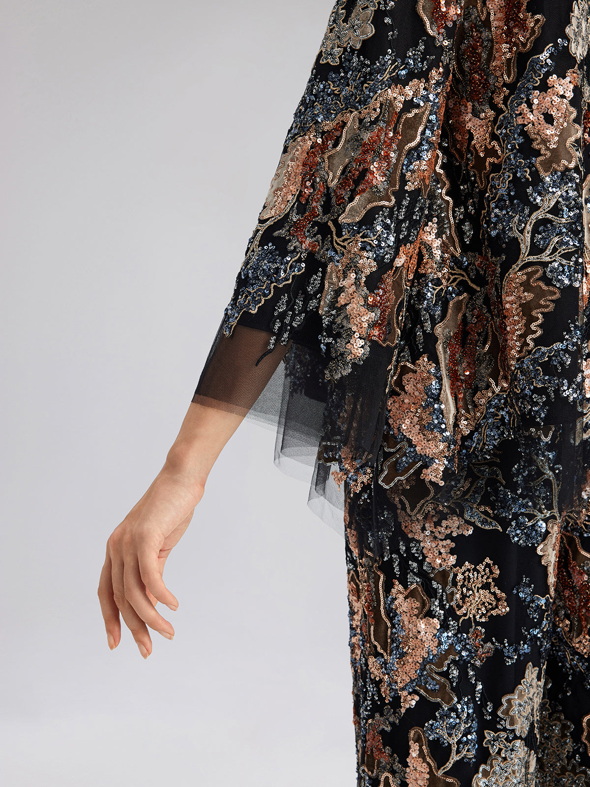 Pullu Sarmaşık Nakışlı Bağlamalı Ceket