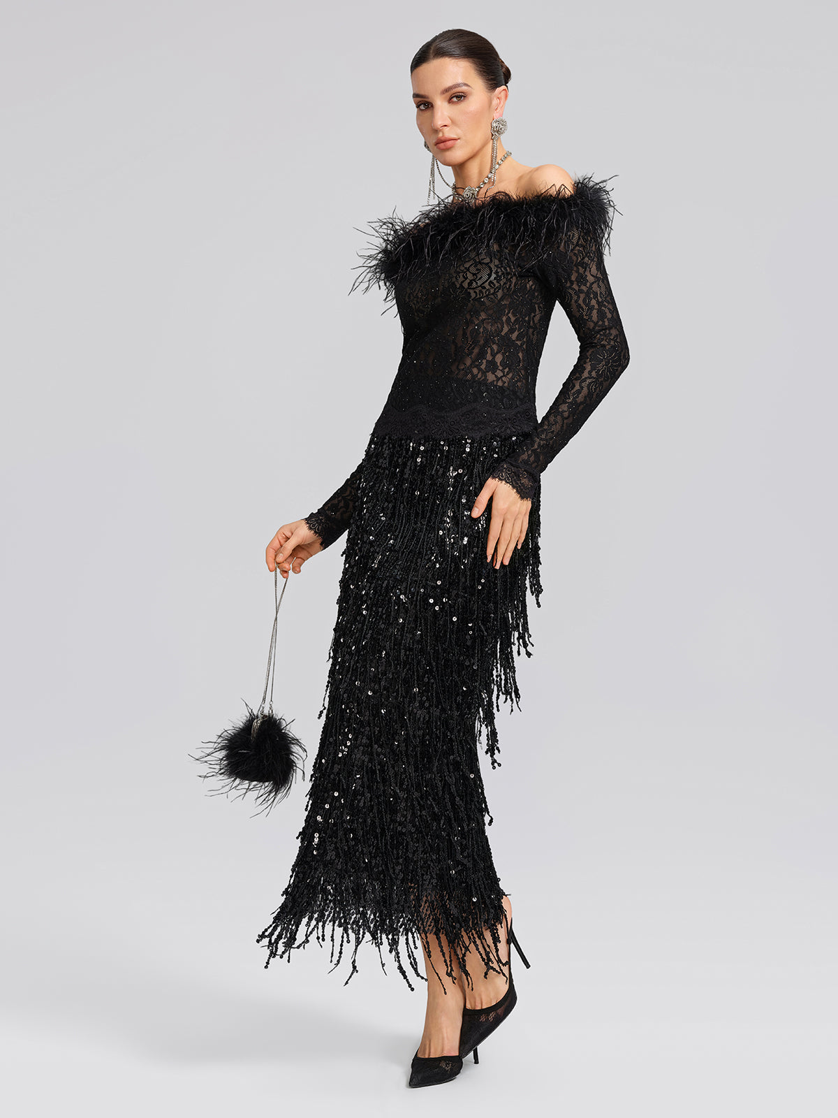 Omzu Açık Tüylü Pullu Dantel Bluz