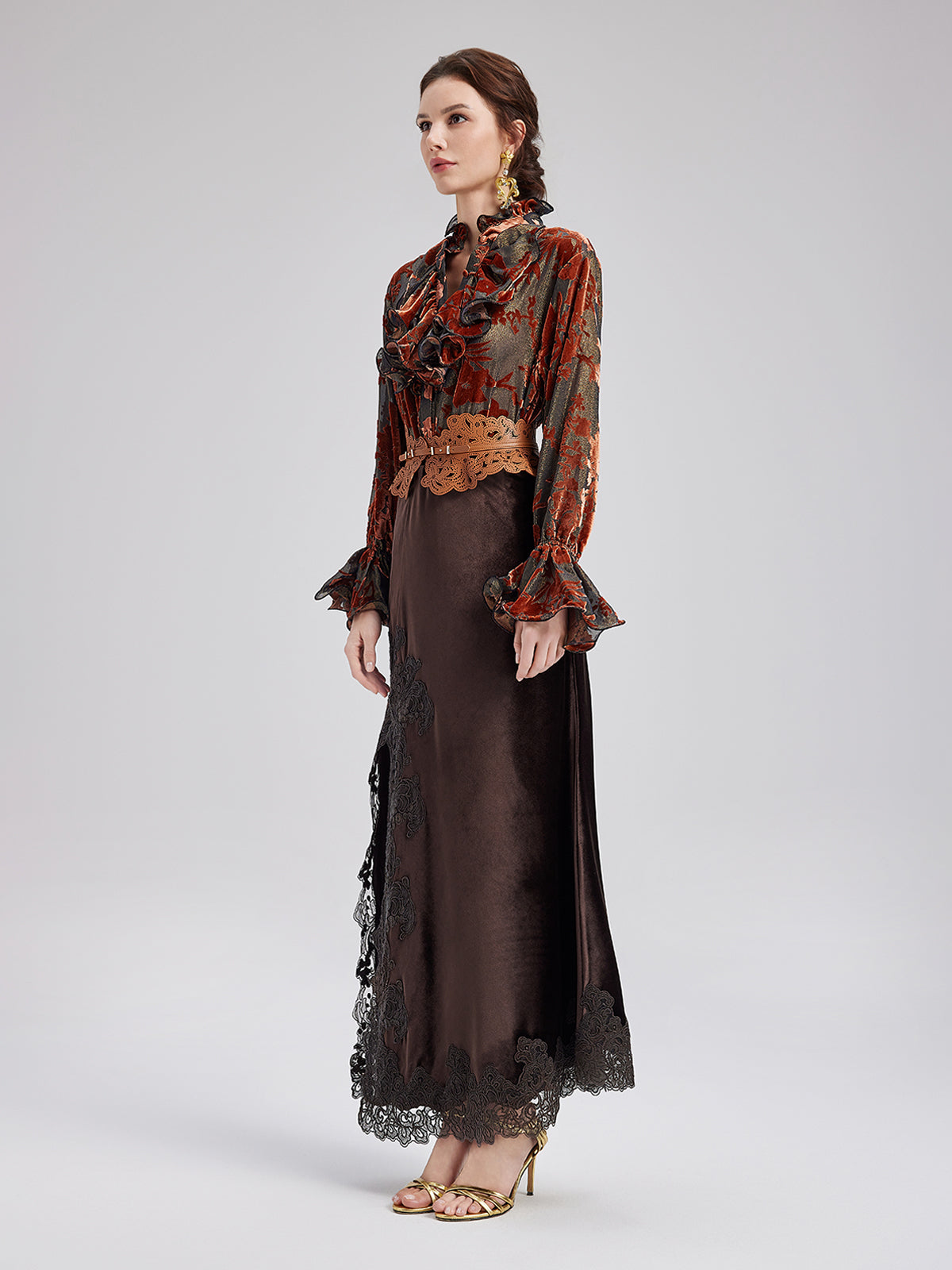 Fransız Dantel Kadife Yırtmaçlı Etek