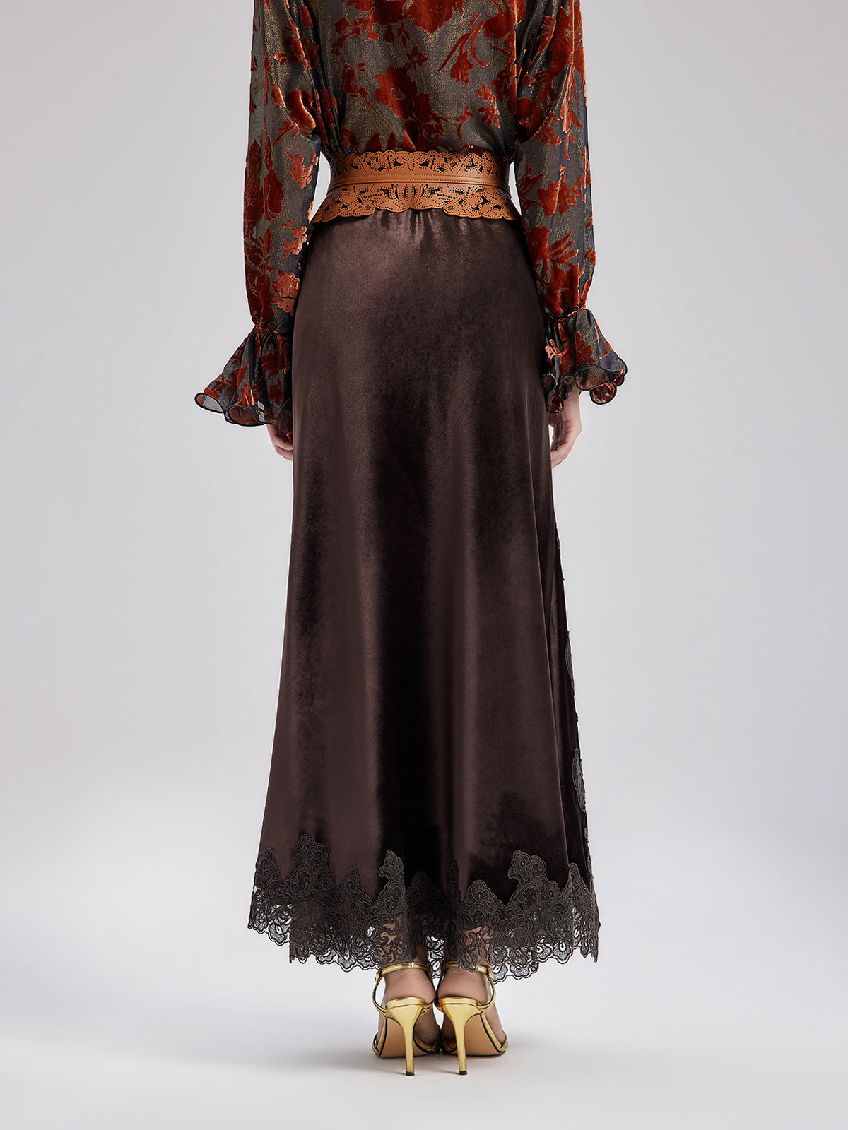 Fransız Dantel Kadife Yırtmaçlı Etek