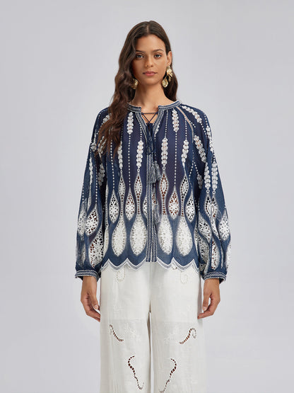 Yoğun Püskül Nakışlı Pencereli Bluz
