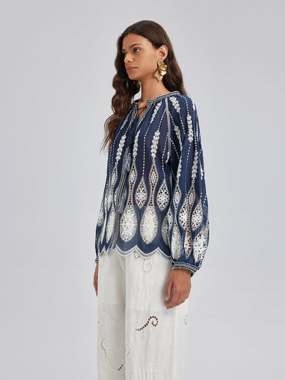 Yoğun Püskül Nakışlı Pencereli Bluz