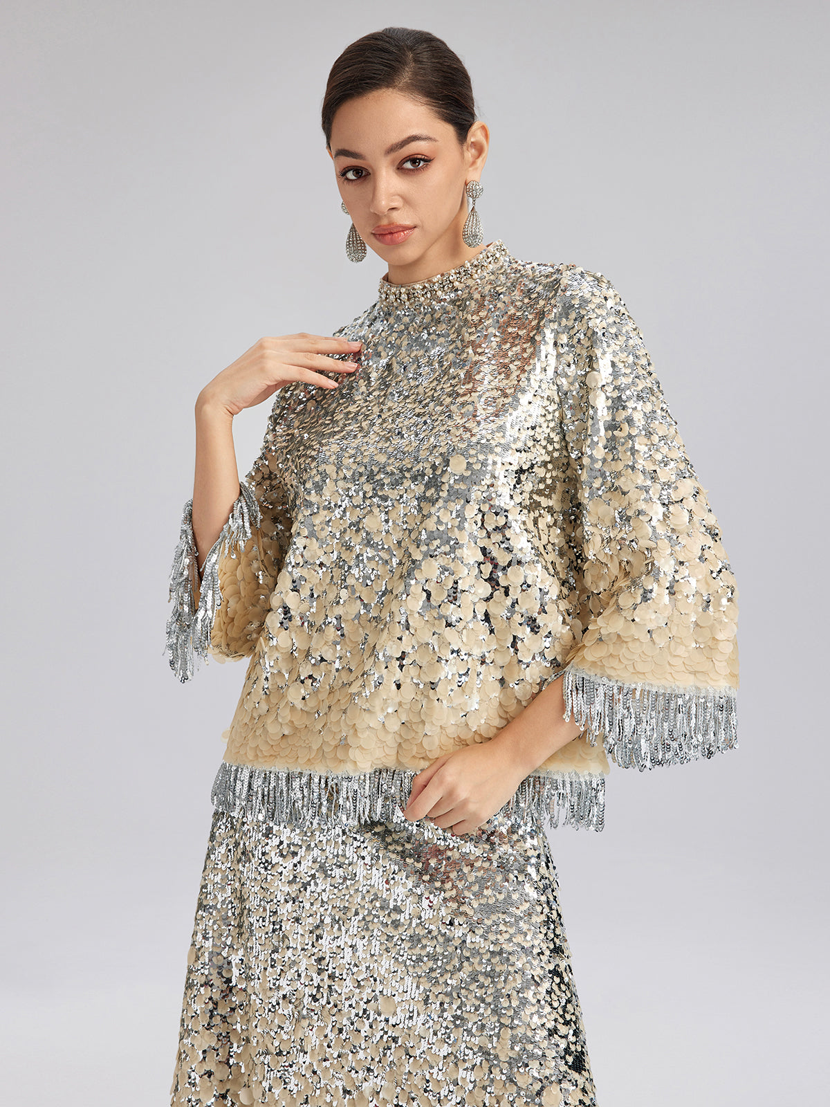 Boncuklu Gölgeli Püsküllü Hakim Yaka Bluz