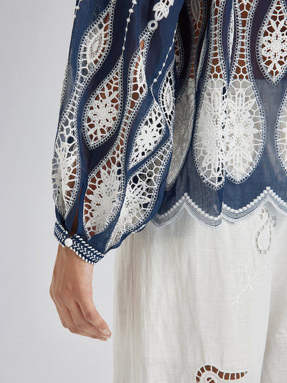 Yoğun Püskül Nakışlı Pencereli Bluz