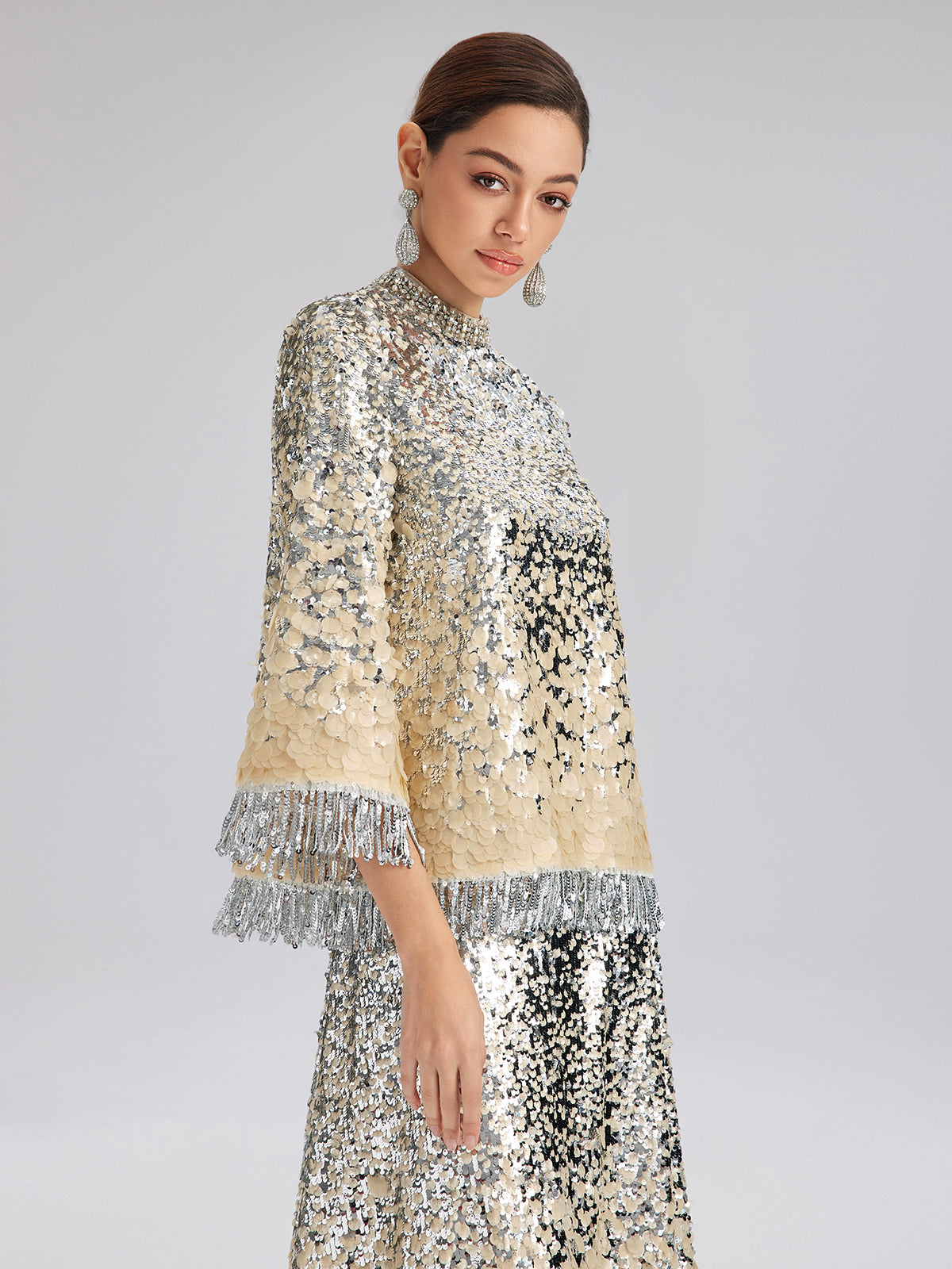 Boncuklu Gölgeli Püsküllü Hakim Yaka Bluz