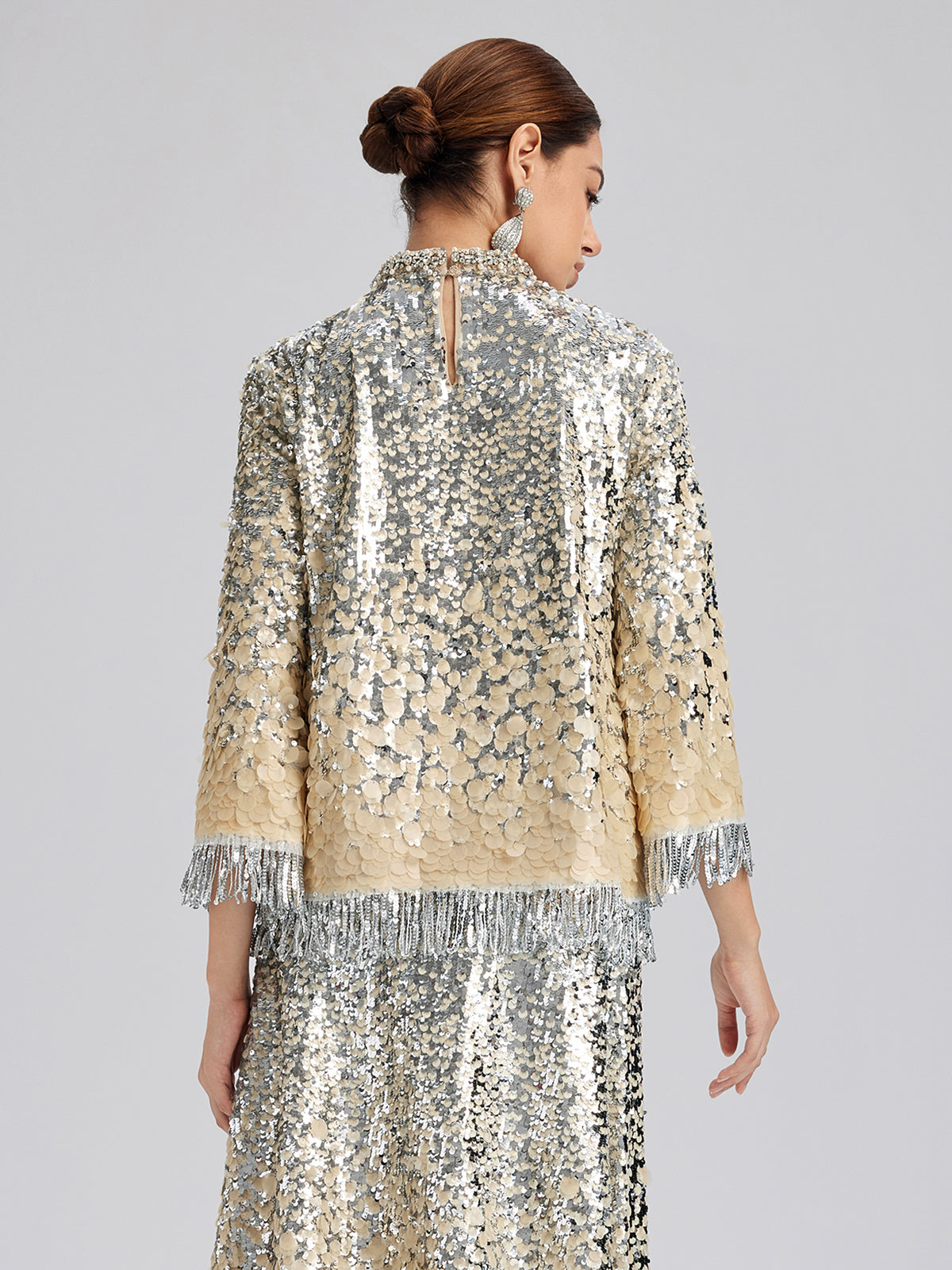 Boncuklu Gölgeli Püsküllü Hakim Yaka Bluz