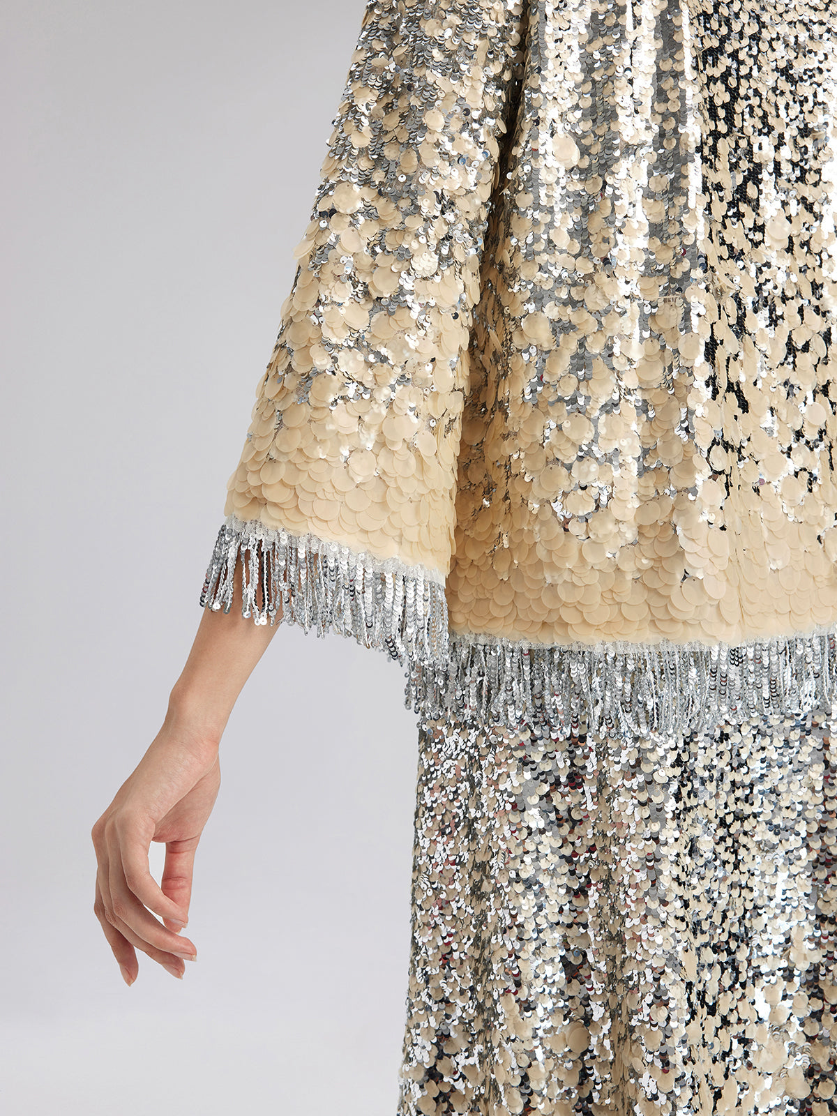 Boncuklu Gölgeli Püsküllü Hakim Yaka Bluz